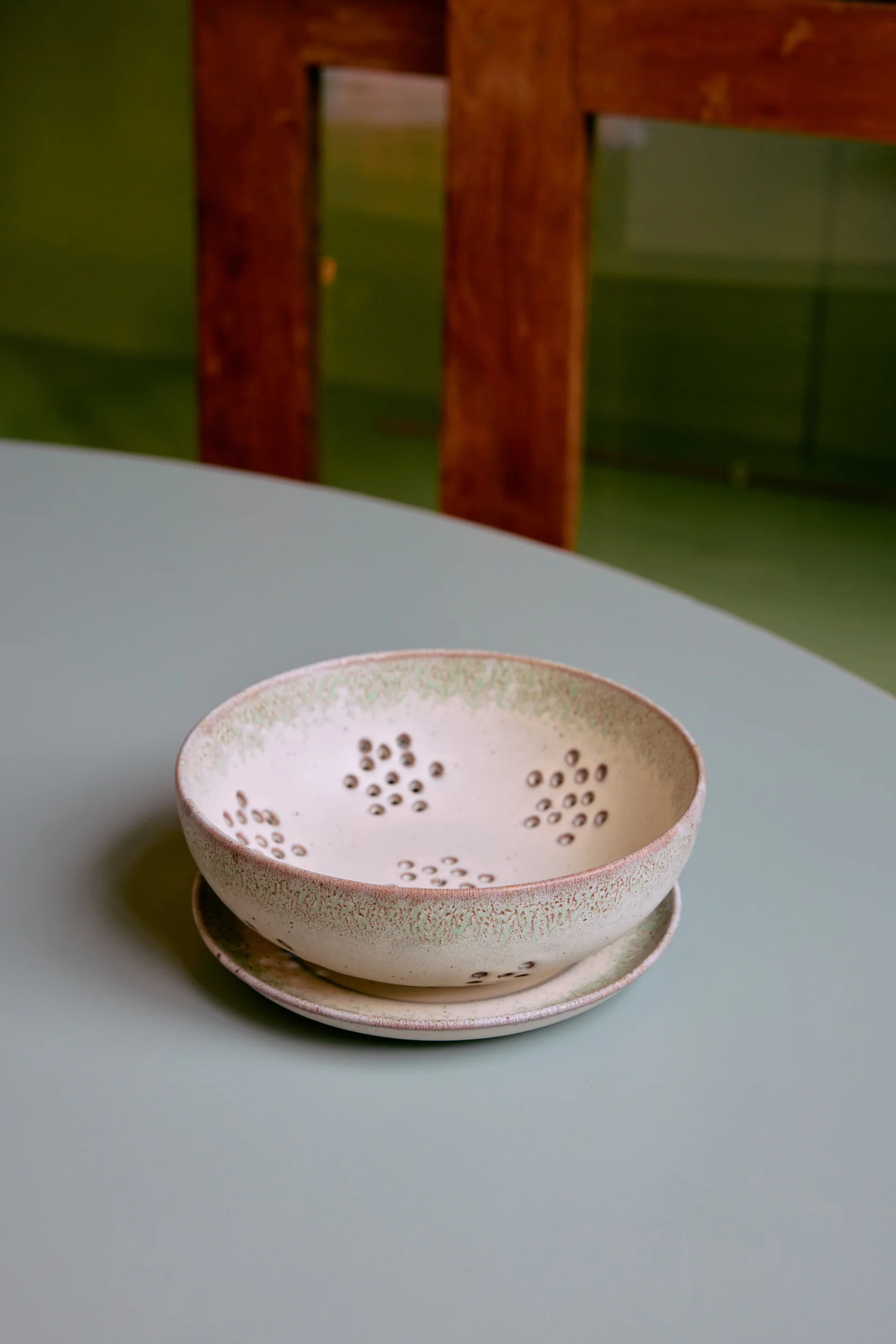 70's Ceramics: Berry Bowl, Slush - Image 3