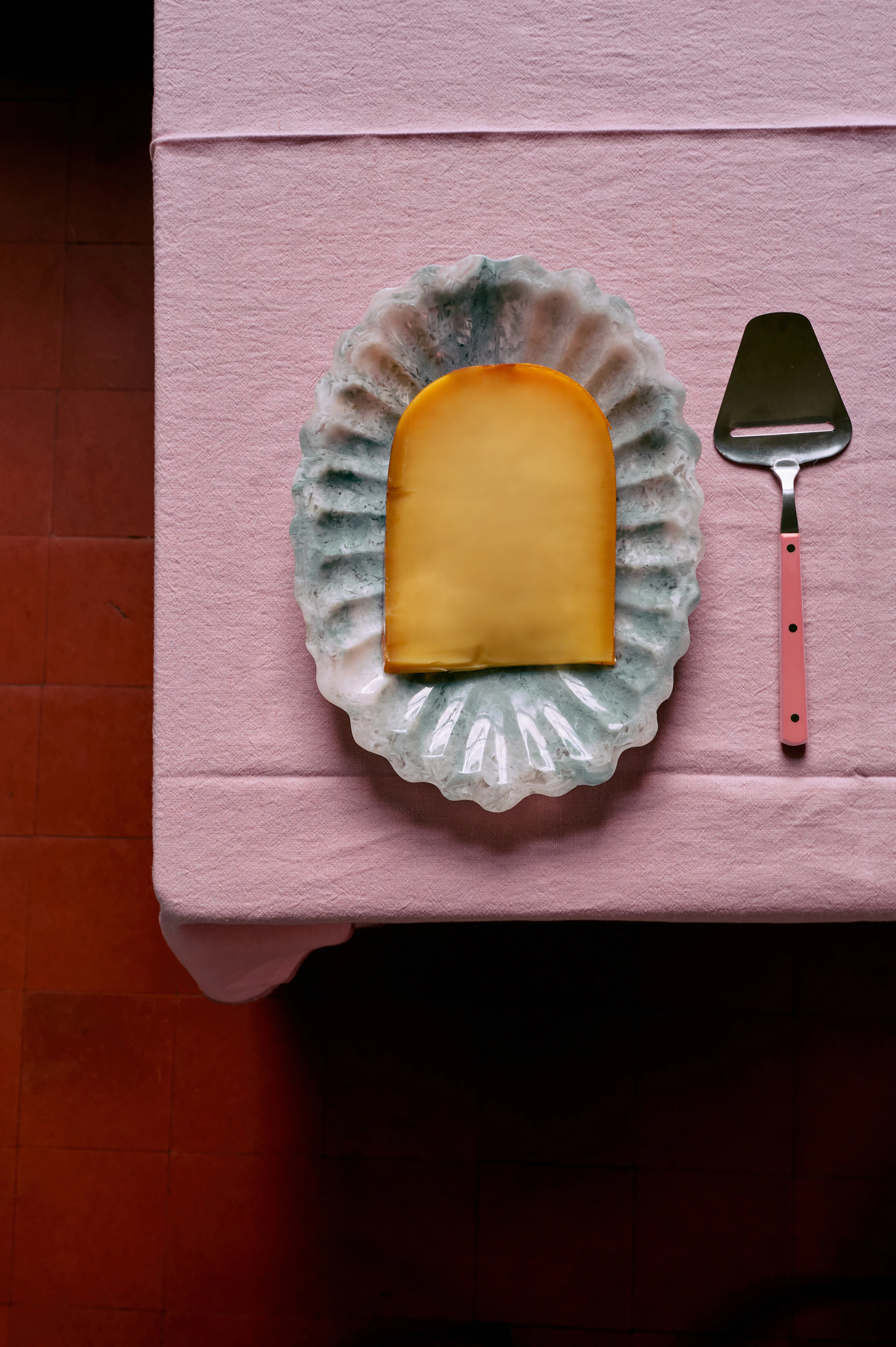 70s Cutlery: Cheese Slicer Raspberry - Image 3
