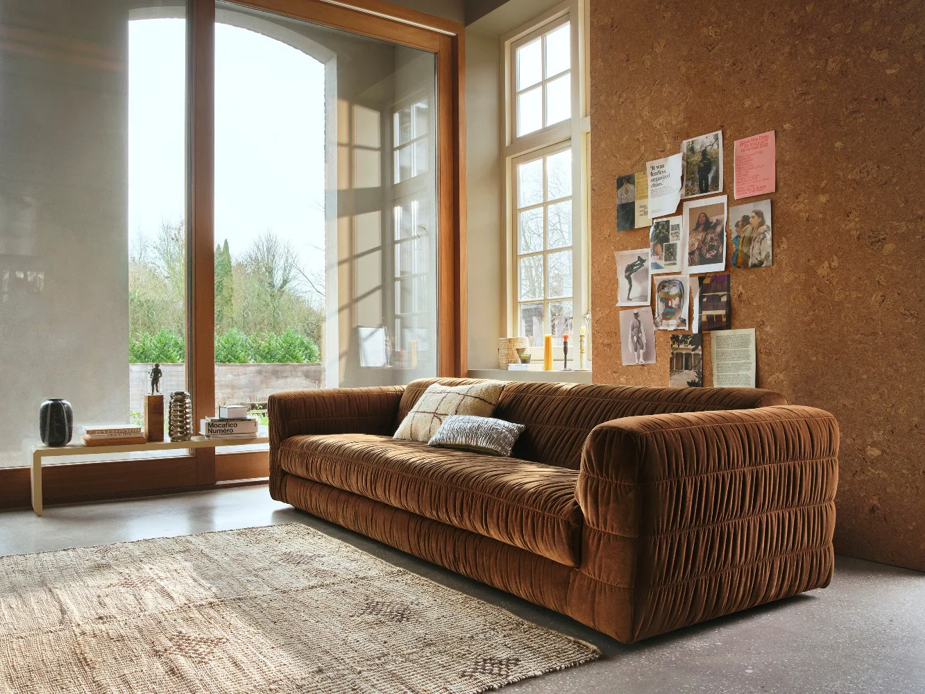 Club Couch: Royal Velvet, Caramel - Image 7