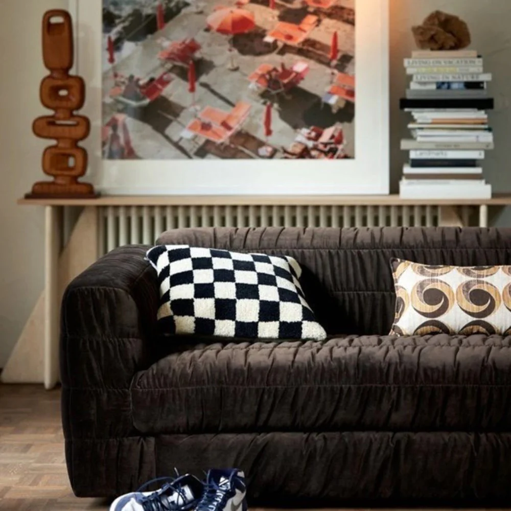 Club Couch : Royal Velvet, Espresso - Image 3