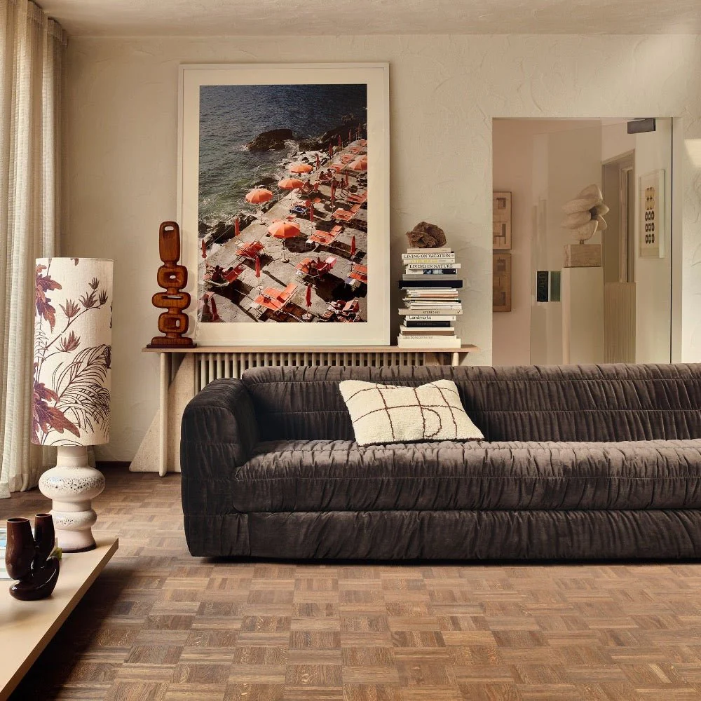Club Couch : Royal Velvet, Espresso - Image 4