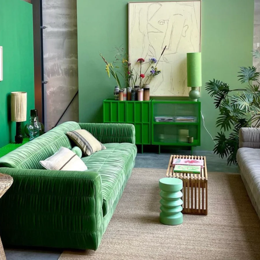 Club Couch: Royal Velvet, Green - Image 3