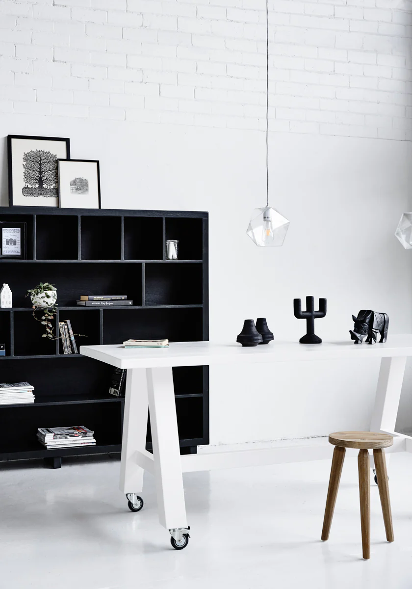 Frieda Table
