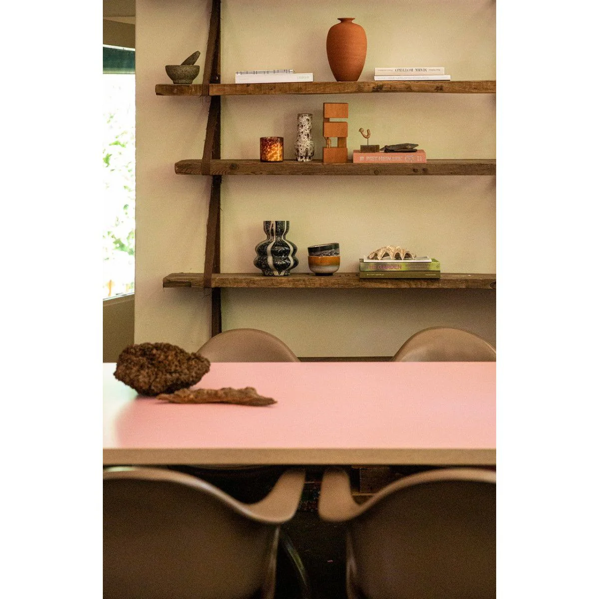 HK Objects: terracotta vase - Image 4