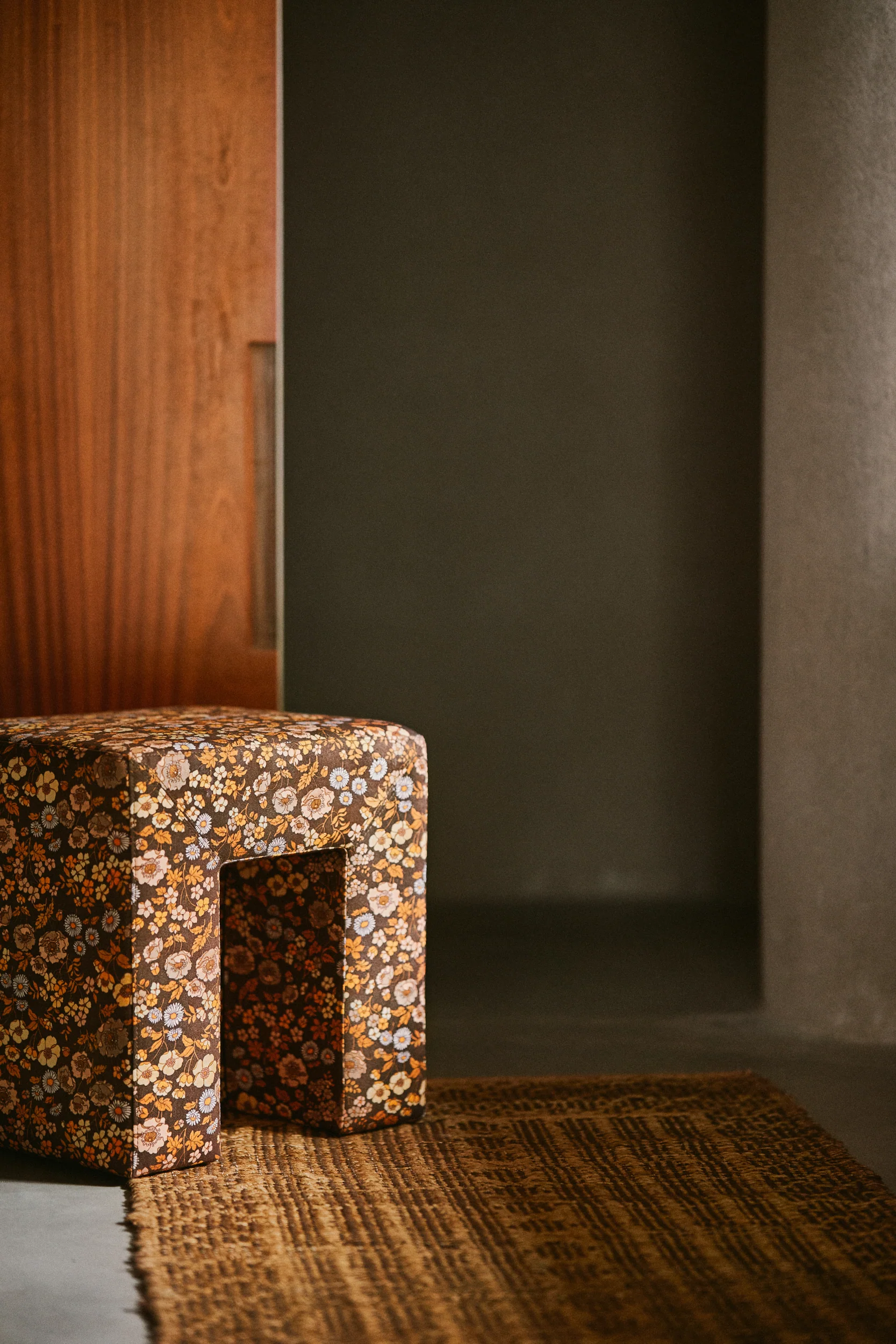 Lobby Stool Bloom - Image 5