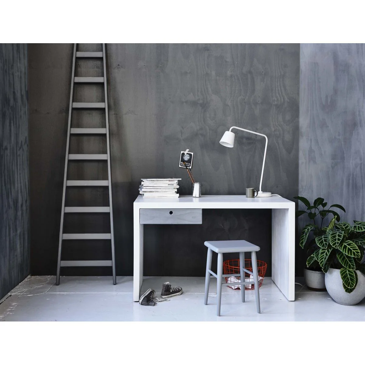 Maes Desk