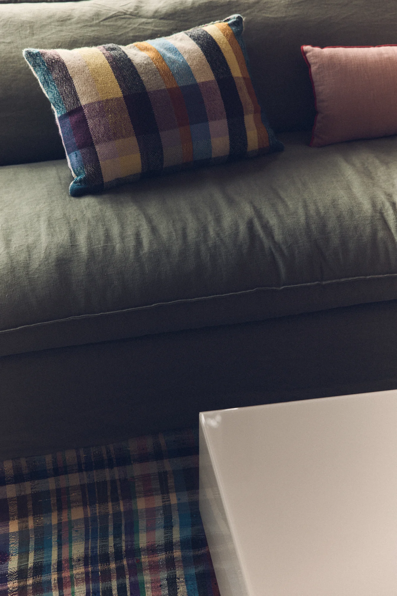 Nomad Couch: 305cm, Linen, Army Green - Image 6