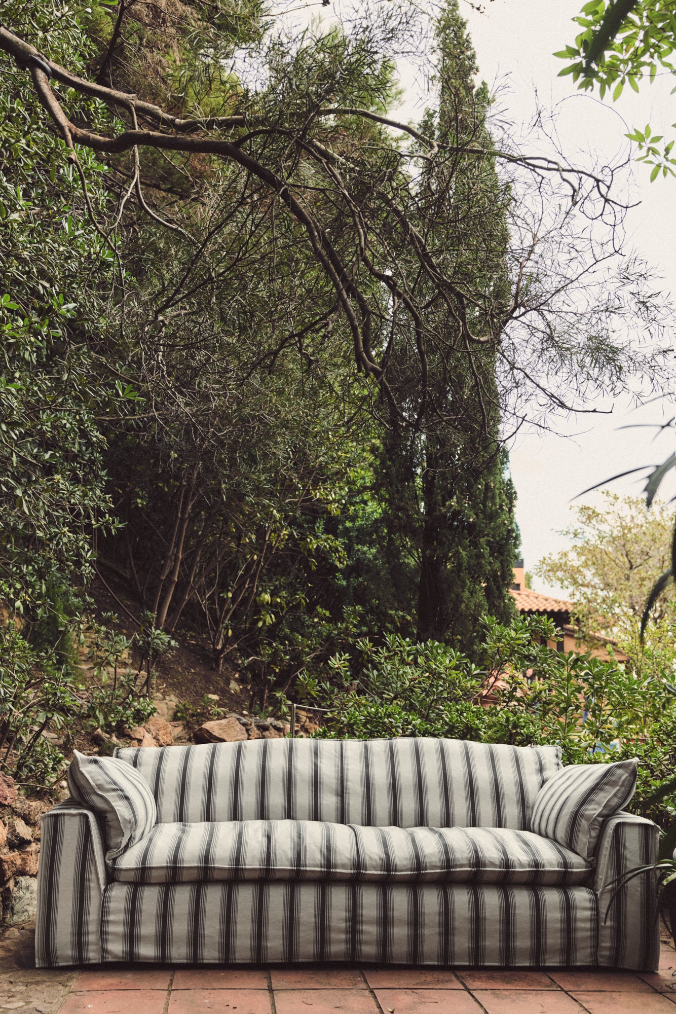 Nomad Couch: 244cm, Rocco, Chalkstripe - Image 10