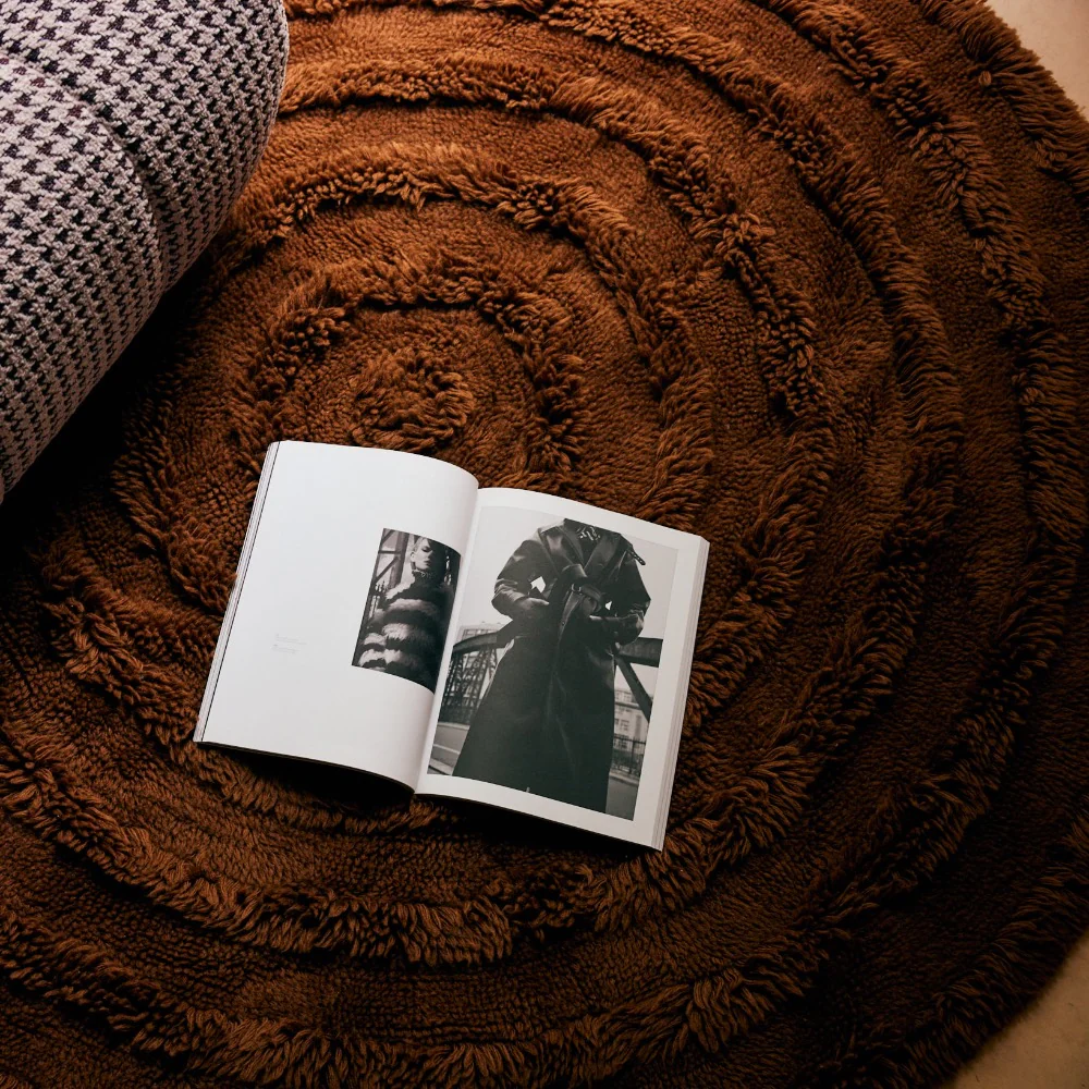 Round Woollen Rug Mahogany - Image 5