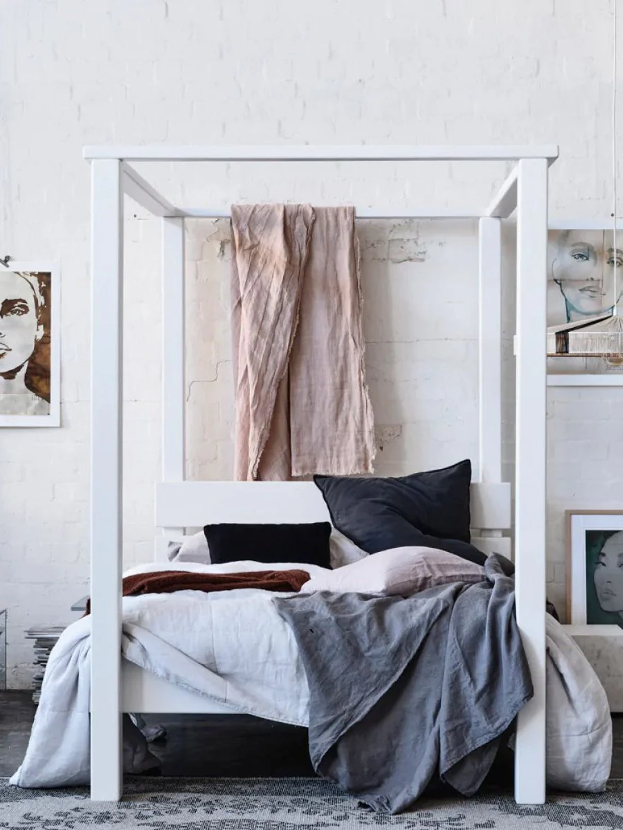Sophia Four Poster Bed - Image 4