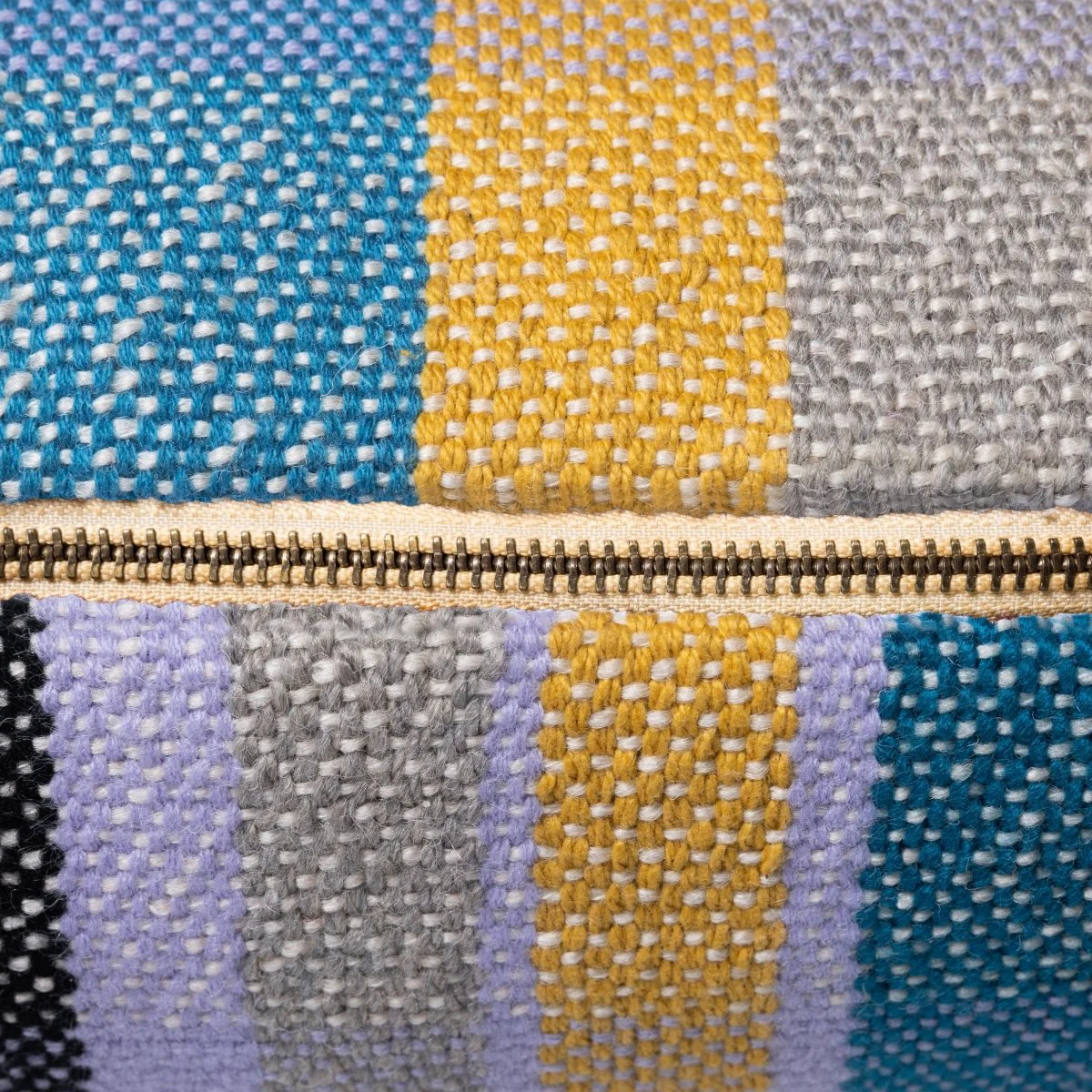Ultimate Retro Cushion, Multicolour (60X40cm) - Image 4