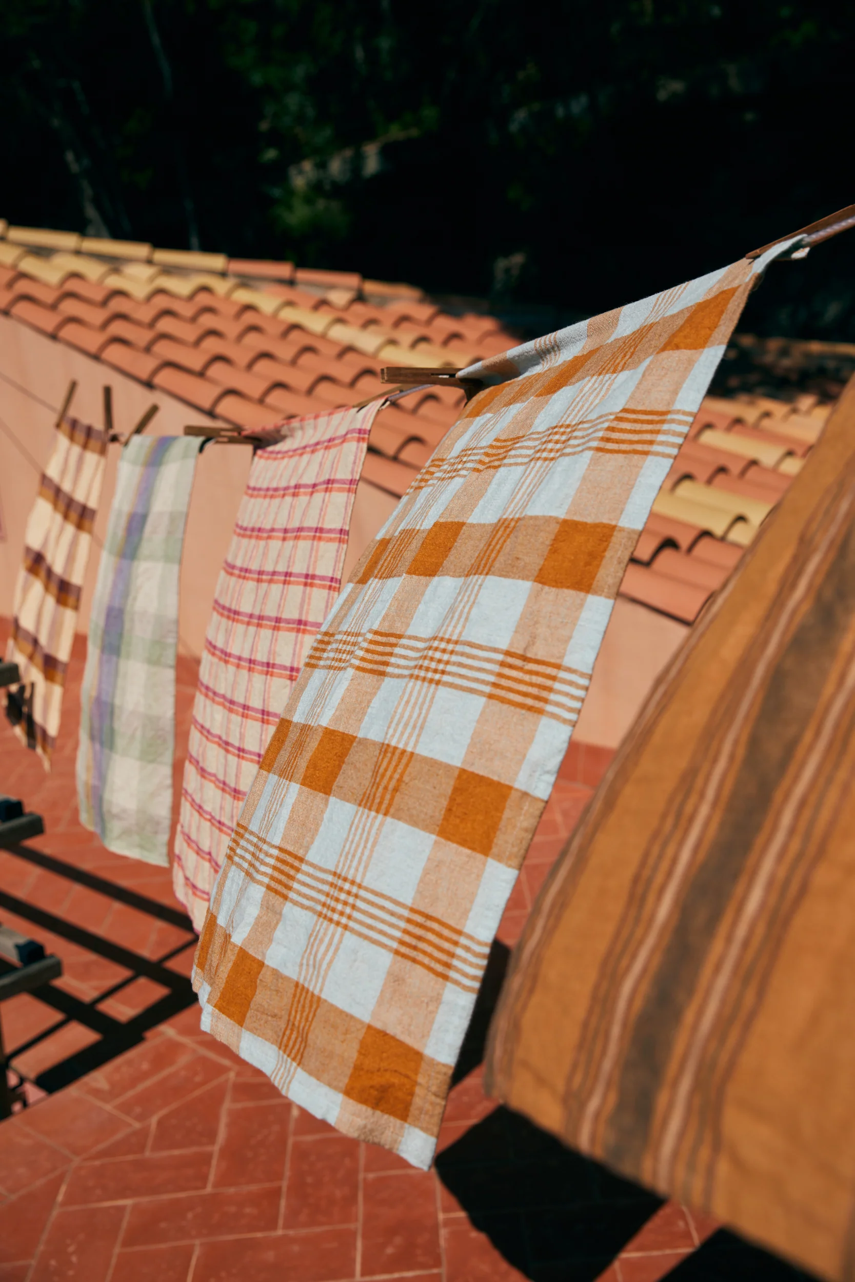 Vida Check Tea Towel Amber/Blue (50X70cm) - Image 4